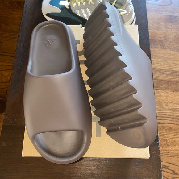Yeezy Shoes - Yeezy Slides ‘Soot’ 2021